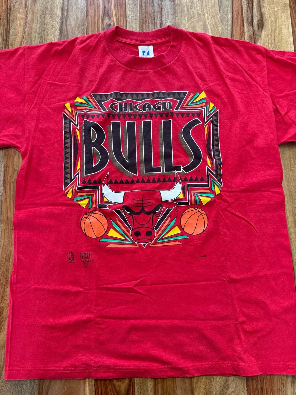 Vintage 90s Chicago Bulls NBA Logo 7 Graphic Red T-Shirt